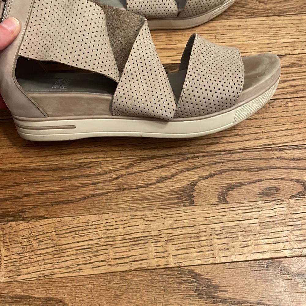 Sandals - Picture 2 of 3